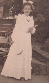Marie Hromádková (Eliášová) at first Communion in 1952 in Quiet