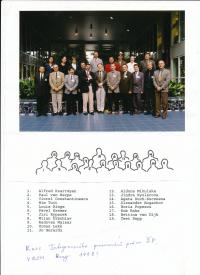 Absolventi kurzu Integrovaného prosazování práva životního prostředí v Haagu v r. 1998