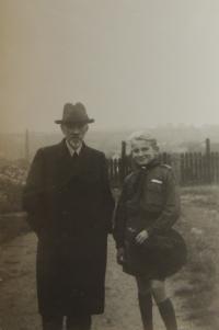 Jindra s tatínkem, 1936
