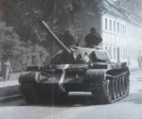 Polská vojska na dnešní ulici Československé armády v Šumperku během vpádu vojsk Varšavské smlouvy