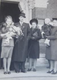 Wedding parents in 1943 in Vienna