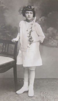 Holy Communion mother in 1920