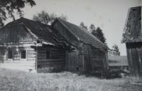 Chalupa Vítků v osadě U Čulíků v Růžďce v roce 1947. Dva roky po opuštění