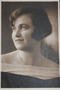 Mother of Lydia Piovarcsy