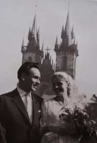 Mareš´ wedding day, Týnský church on October 1, 1959 in Prague