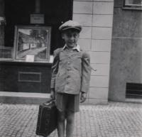 June 1944 (before departing to Moravia), Libeň, the witness is standing in front of his family’s house at 1835/19 U Libeňského pivovaru Street