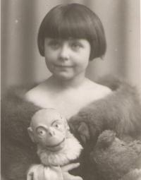 Věra Jordánová as a little child