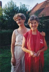 Miluše Kubíčková with her sister (2005)