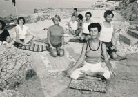 Yoga (1983)