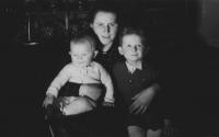1944 - Jiří Vanýsek with his mother and older brother