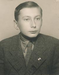 Stanislav Husa during his studies at technical secondary school, historical photograph, 1943