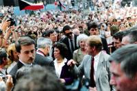 Welcoming of president Václav Havel, his wife Olga and the US ambassador Shirley Temple-Black by city mayor Ing. Stanislav Loukota, 1990