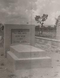Brothers grave in Tabríz, 1942 or 1943