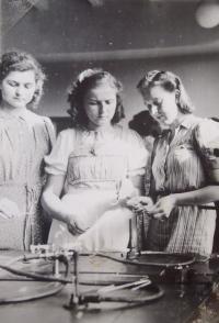 Renata Sandner (on the right) with her schoolmates (Prague, 1940-1945)