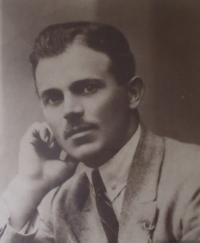 Renata's father, Maximilian Sandner