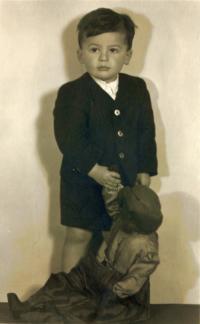 Karol Sidon as a child, 1940s