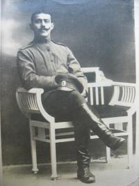 Otec pamětnice Václav Krámský v ruské uniformě (20. léta)