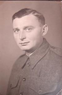 Her husband Josef Dedecius in the Czechoslovak Army Corps