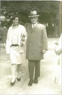 Vlasta's parents in 1928