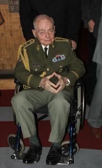 generál Kácha na vernisáži výstavy - únor 2008