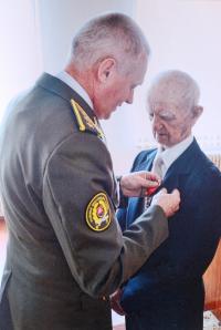 Koloman Hamar celebrating his 90th birthday, being awarded the Slovak Minister of Defence Medal of III. degree, and the War veteran badge