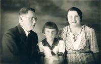 Václav Suchánek, Vladimír Suchánek, Anna Suchánková (kol. 1938)