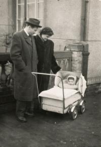 S rodiči, rok 1955