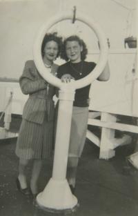 1947 - cesta lodí z Kanady, s francouzskou spolucestující