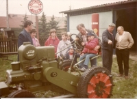 Witness (first from right) at the collector Líra, in the foreground tractor Svoboda, 1993