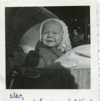 Oldřich Hamera as a toddler, 1944-5