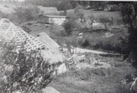 Vesnice v Údolí smrti u Dukelského průsmyku v roce 1946