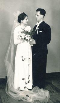 Wedding photo of Lidmila's parents Karel and Klotilda, 1938