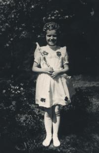 Lidmila at her first communion, 1948