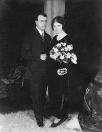 Svatební foto, 1924. Rodiče Arnošt Spitz a Anna Picková