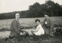 Aunt Václava, cousin Hana, mum Anna Spitzová