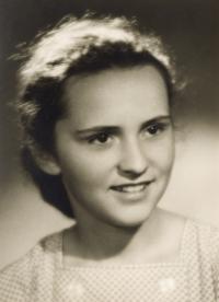 Helena Medková - fotka ze studijního průkazu na konzervatoři (1960)