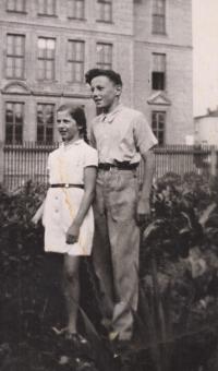 Eva and Zdeněk Stárek, neighbours´son, in the garden where Eva was hidden during the war. 1945