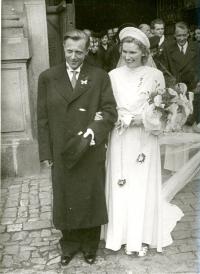 Jiří a Zdenka Mackovi, svatba, Praha 1945