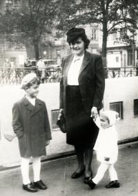 Bystrovová Marta – mother and brother 1949