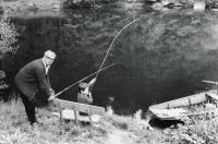 Bystrovová Marta – father Emanuel Švagr with her son Vladimír 1976, Lužnice – Senožaty