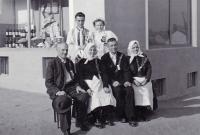 1953 - Petr Záleský s manželkou, se svými rodiči a rodiči manželky