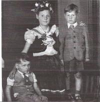 Maruška with her brothers