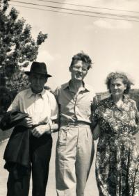 With parents in Praha, 1956