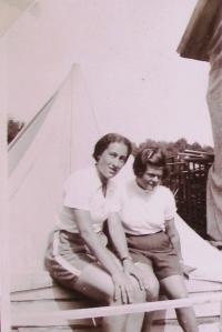 Summer camp of Maccabi Hatzair, Horní Hrabiny, 1937