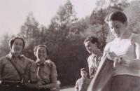 Trip to Křivoklát, Ellen (left) with her friend Judita (surname unknown) and boys from Maccabi Hatzair, May 1938