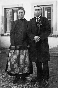 Svatba rodičů Zuzany Blahetkové / Aloisie a Robert Gwosdzikoví / 1928