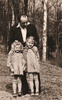 Pamětničin manžel a dcery, Liberecko, cca 1958