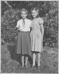 Theodora (left) and Amgelina Lafazani, about 1952