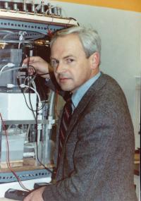 Jiří Nor, here as the creator of the first fully functional alkaline fuel cell in Canada, Institute for Hydrogen Systems 1984