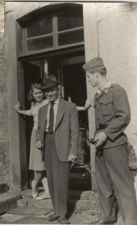 Prokop Šmirous with his father and sister Ivana in July 1960 shortly after their father's release from prison